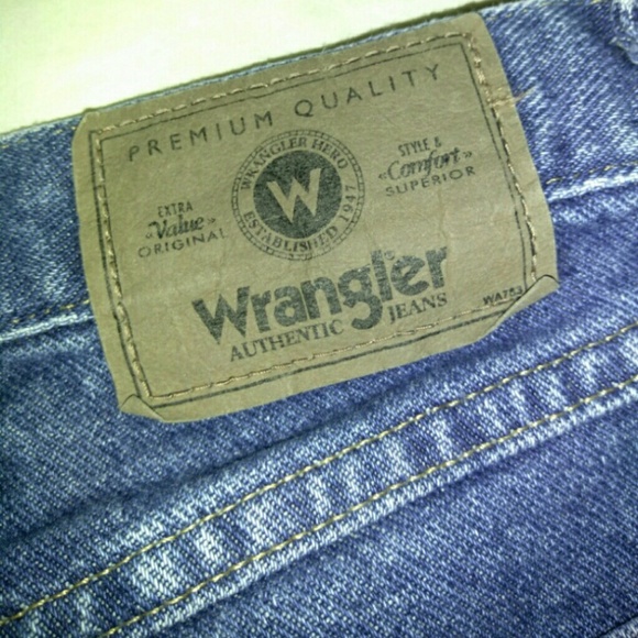 Wrangler Relaxed Fit 5 Pocket Denim Shorts - Picture 4 of 4